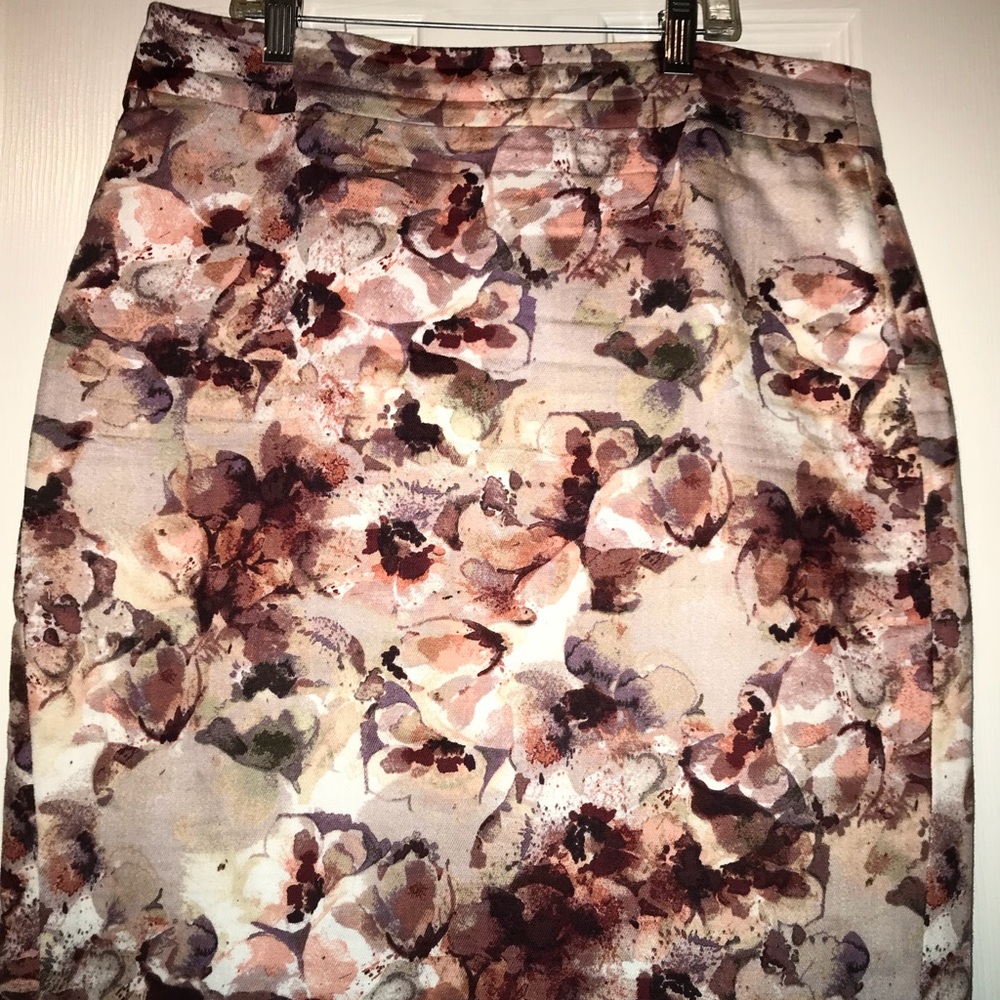 Ann Taylor pencil flowered skirt
